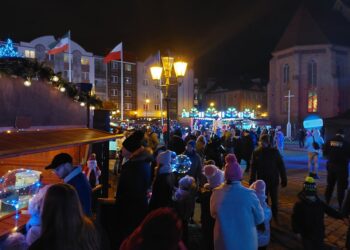 Przedświąteczne spotkanie podczas jarmarku [ZDJĘCIA]