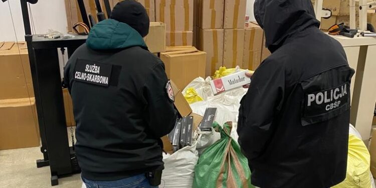 Nielegalne papierosy w podgorzowskim magazynie