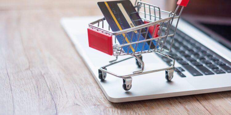 Uważajmy kupując w sieci! Jak uchronić się przed oszustwem? [WIDEO]