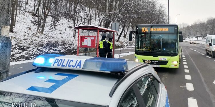 Policjanci sprawdzą, czy nosisz maseczkę