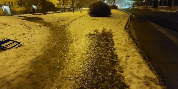 Katastrofa na chodnikach. Nie lepiej też na drogach