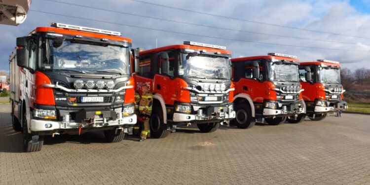 Nowe wozy dla strażaków