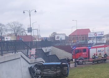 Przebił się przez barierki na rondzie św. Jerzego