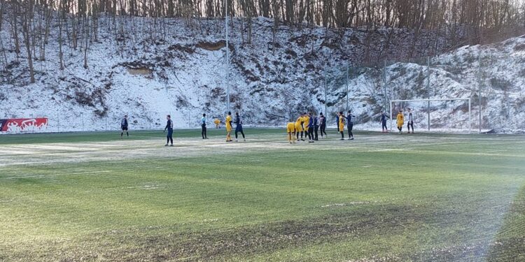 Warta postrzelała w pierwszym sparingu