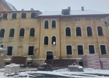 CEZiB i problemy z budynkiem „B”