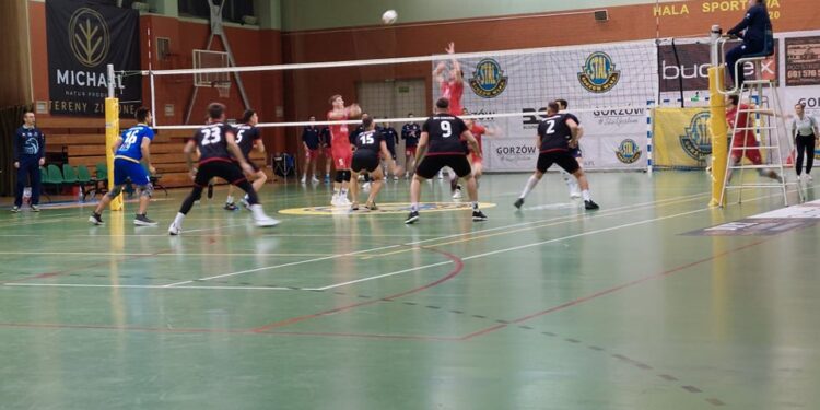 Przełamanie SKS Kozaryn czy ucieczka Sobieskiego z dołu tabeli?