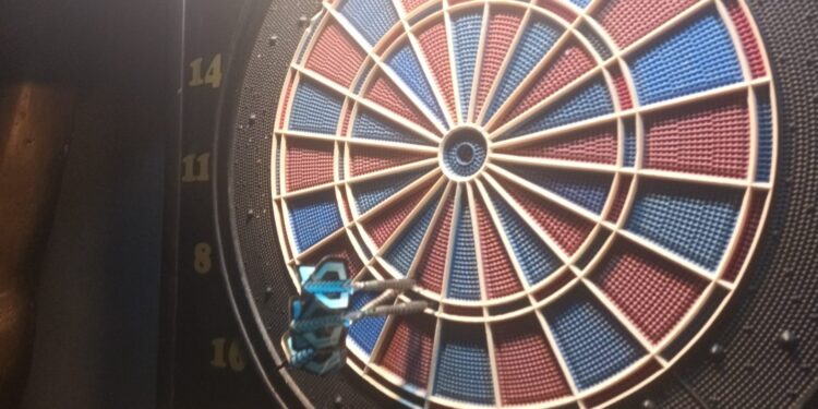 Charytatywny dart na rzecz hospicjum