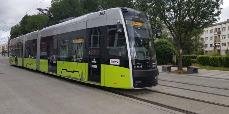 Miłośnicy komunikacji krytykują plan cięć