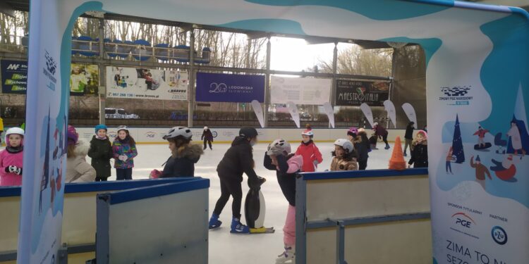 Zimowy PGE Narodowy na lodowisku Słowianki
