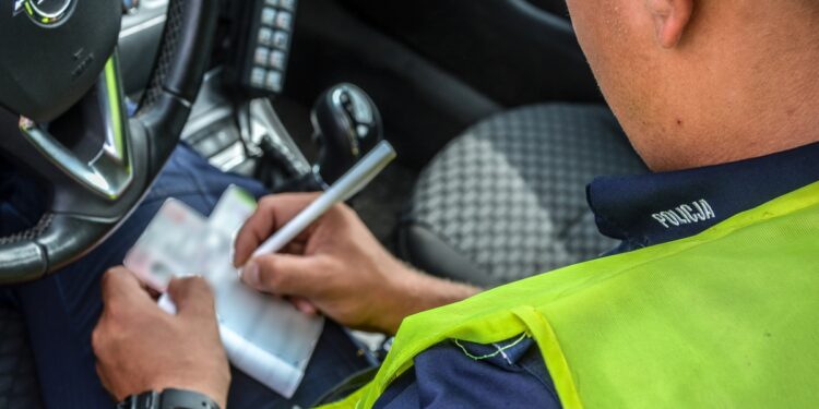 2,5 tys. zł za szybką jazdę po S3
