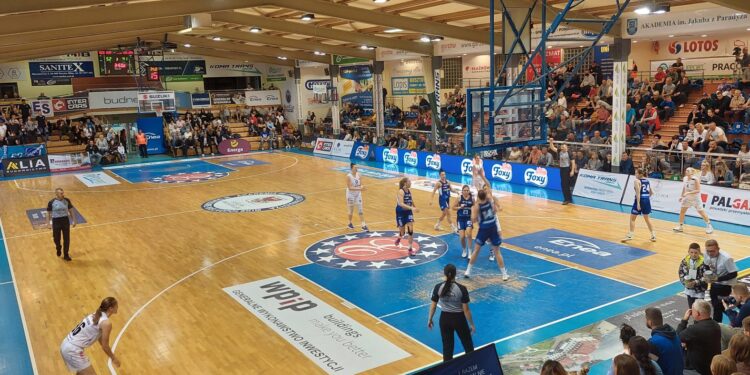Miskieniene i Alleyne vs Hurt i Tikhonenko