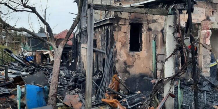 Pożar na działkach przy Szarych Szeregów