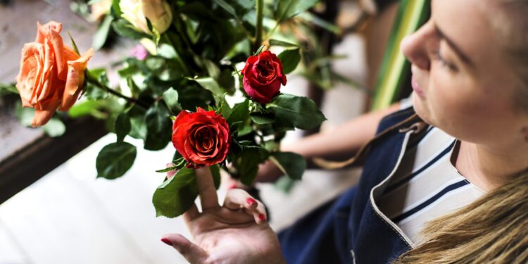 Ponad dwukrotny wzrost sprzedaży róż w hurtowniach kwiatów na walentynki