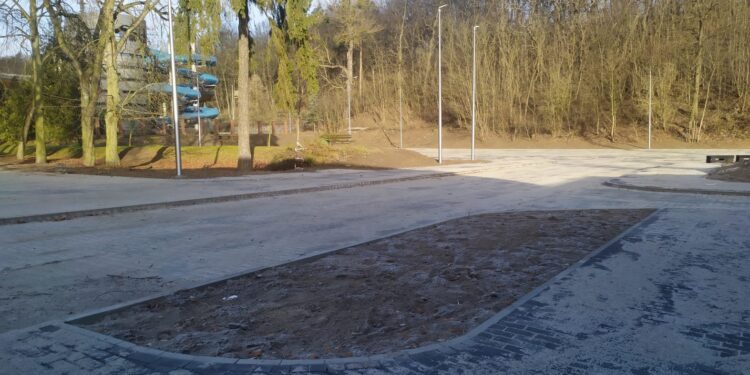 Nowy parking przy Słowiance