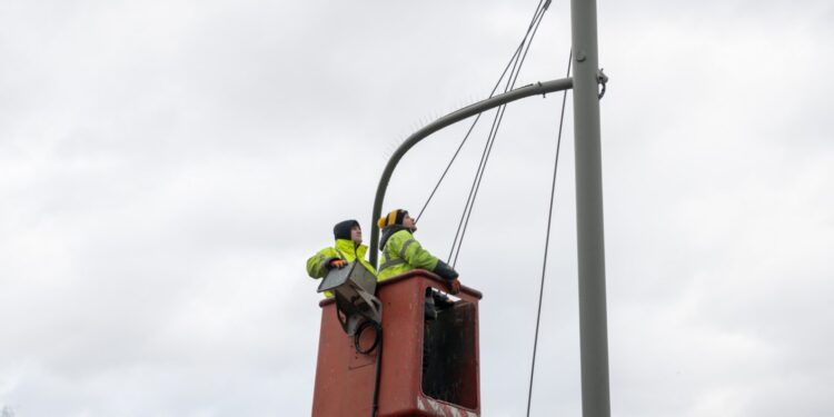 Wciąż tysiąc odbiorców bez prądu