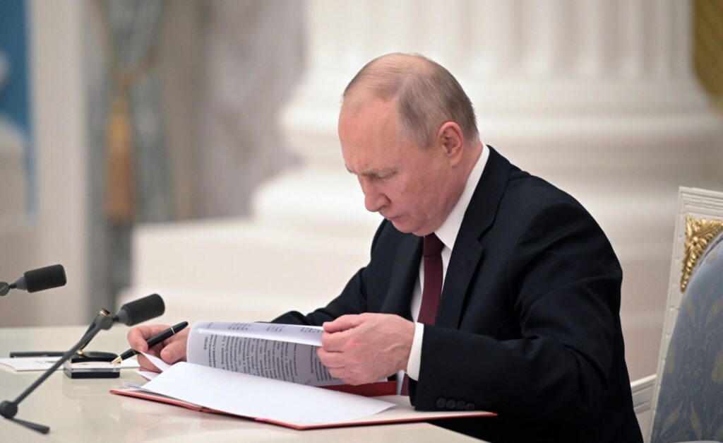 Władimir Putin podpisał dokumenty o niepodległości Donbasu
