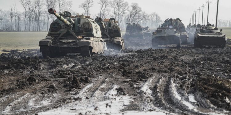Rosyjskie czołgi jadą na Kijów. Ukraińcy wysadzili trzy mosty wokół stolicy