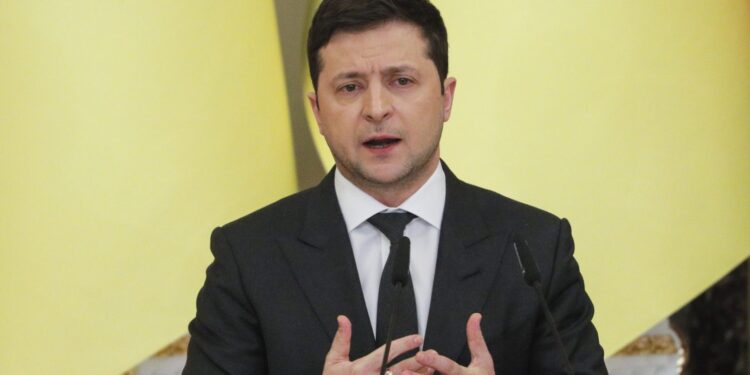 Prezydent Zełenski: skutecznie odpieramy ataki; kontrolujemy Kijów i kluczowe miasta