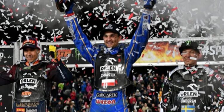 Czy przywrócić rosyjskich żużlowców?