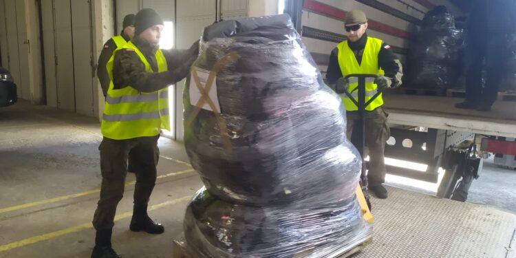 Magazyn centralny zapełnia się darami