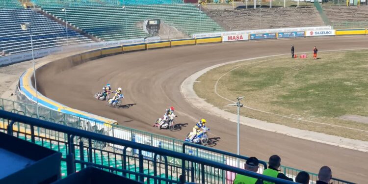 Drugi derbowy sparing na remis