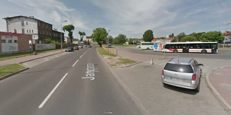 Miało być centrum przesiadkowe, będzie zatoka autobusowa