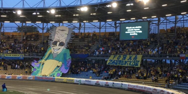 Stadion będzie doświetlony. Do 4 razy sztuka