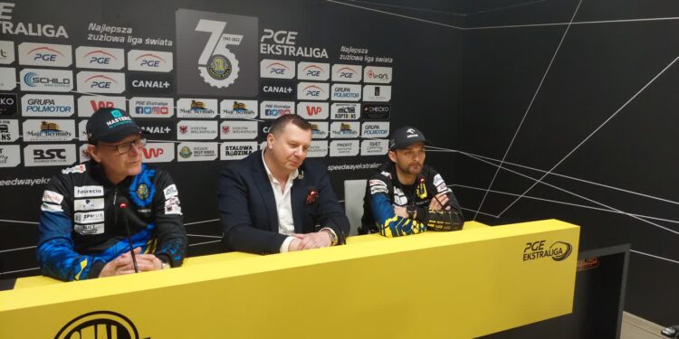 Stalowi żużlowcy jeżdżą coraz szybciej