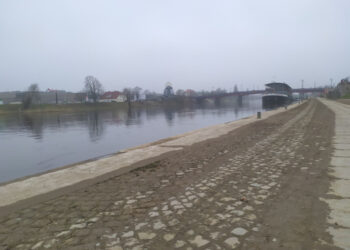 Porządki na nadwarciańskim bulwarze