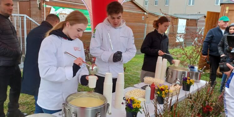 Świąteczna zupa chrzanowa