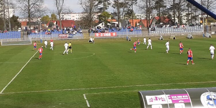 Szalony mecz przy Olimpijskiej: 8 goli i zwycięstwo Warty!