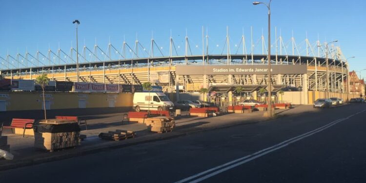 Afera banerowa na stadionie. Oburzeni radni żądają wyjaśnień