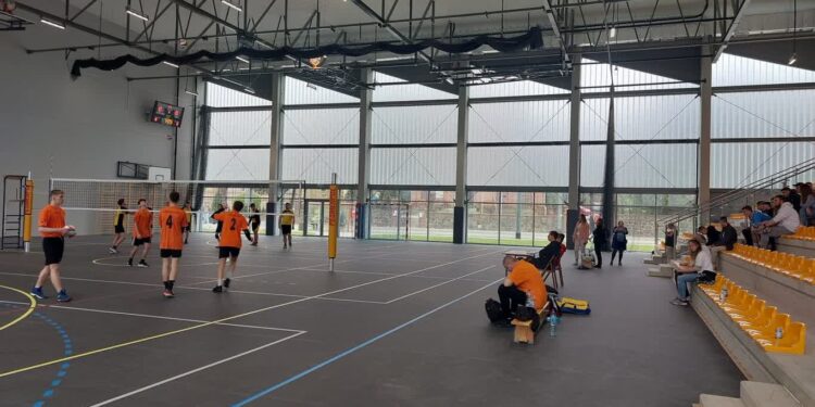 W hali CEZiB zagrali dziś pierwsze mecze