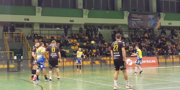 Daleka podróż Stali. Uda się jeszcze powalczyć o baraże?