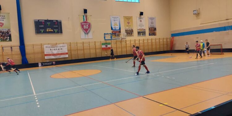 Przedłużyć tę rywalizację: unihokeiści przed trzecim meczem o brąz