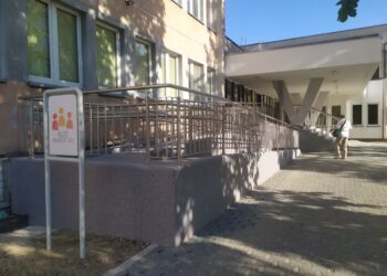 Nowy podjazd do przychodni