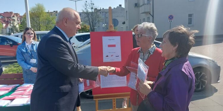 Mieszkańcy chcą wieszać flagi