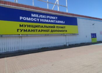 Potrzebne jedzenie i walizki