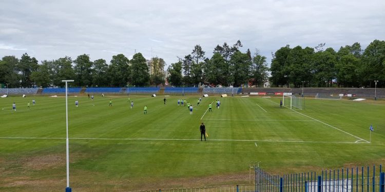 Pewne zwycięstwo piłkarek TKKF Stilon