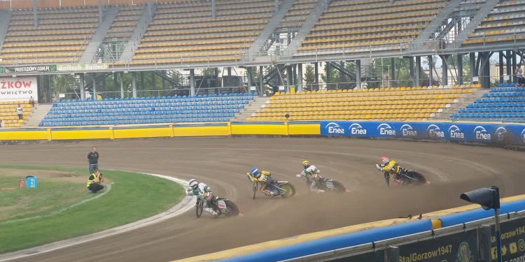 Ekstraligowe zaplecze Stali na +20