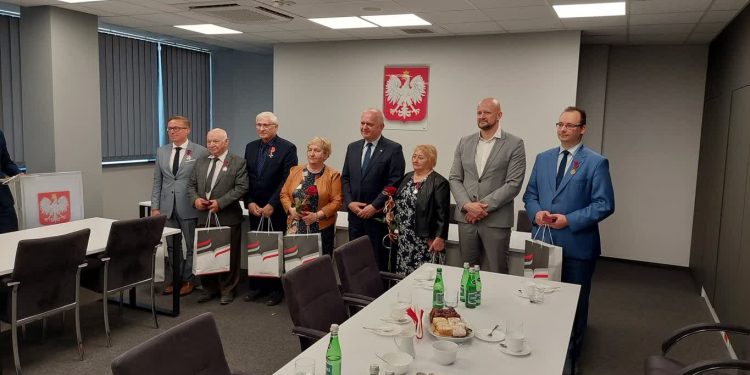 Wojewoda odznaczył działaczy GZSN Start