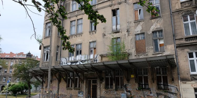 Kamienice przestaną straszyć