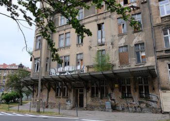 Kamienice w centrum przestaną straszyć