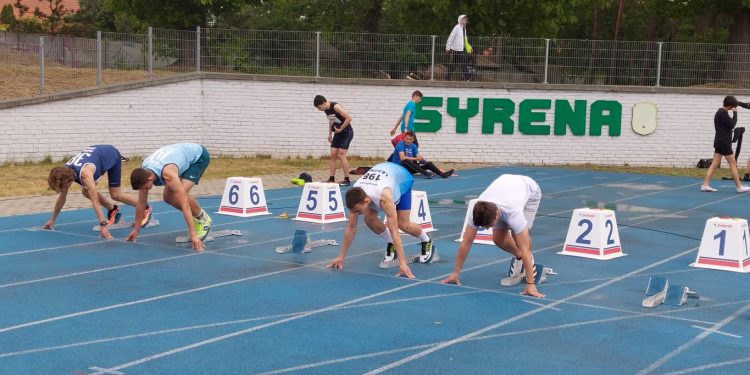 W Żarach faworyci nie zawiedli