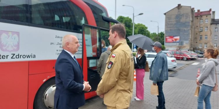 Oddają krew pod LUW