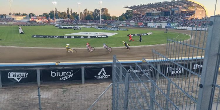Stal przywozi z Ostrowa 3 punkty. Kontuzja Bartkowiaka, debiut Palucha