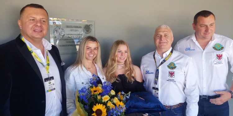 Odsłonięto tablicę Mateja Ferjana