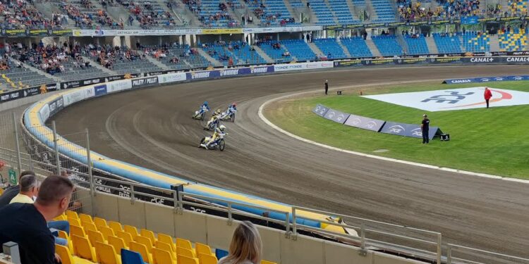 Ostatnia Prosta: żużel, lekkoatletyka, squash