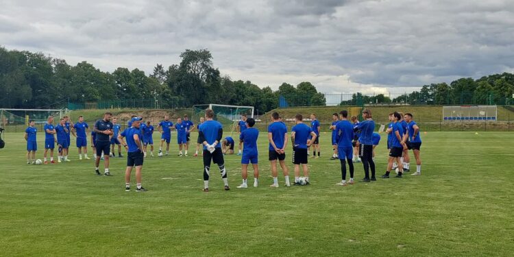 Stilon wrócił do pracy. Na treningu ponad 30 zawodników!