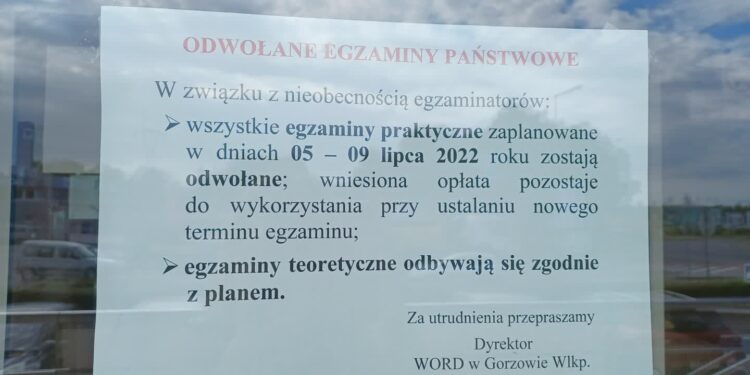 Odwołano około 350 egzaminów